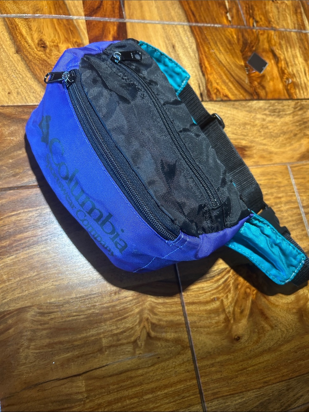 Vintage early 90’s Columbia purple and Teal Waist Pack